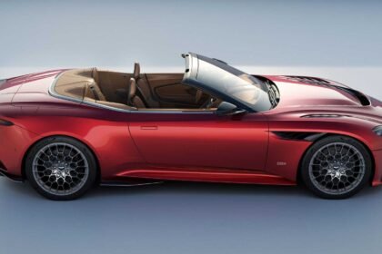 Aston Martin DBS 770 Ultimate Volante aereo