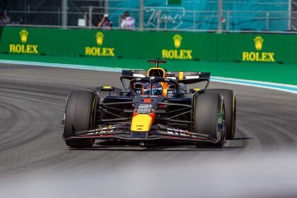 Max Verstappen arremete contra la FIA