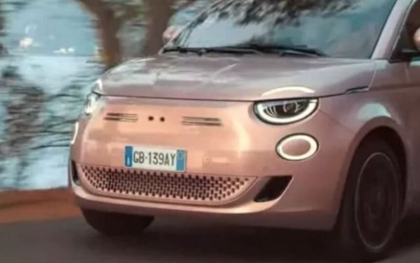 Fiat 500e no logo