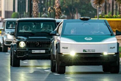 Tesla Cybertruck en la policia de dubai